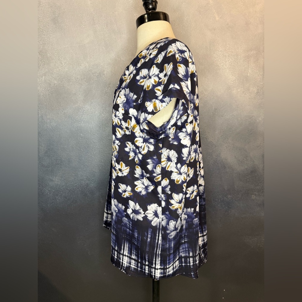 Floral Navy Women's Top - Picture 5 of 10